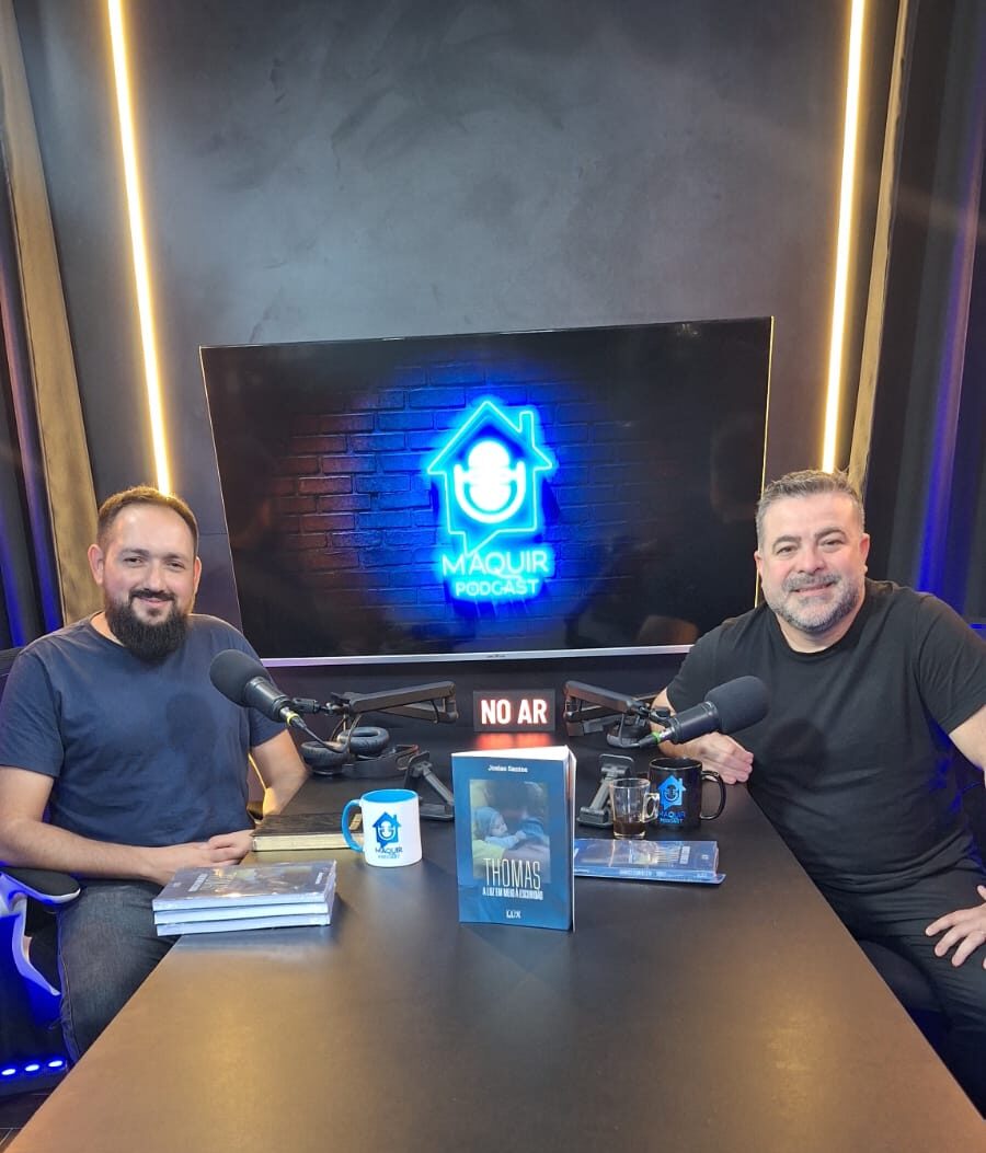 Momento de gravação do Maquir Podcast